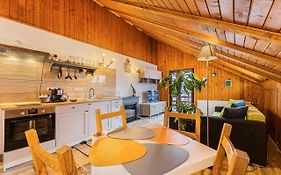 Snug Apartments - Free Private Parking Near Old Town